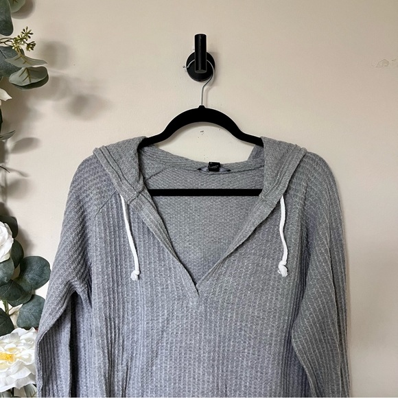 Forever 21 Hooded Long Sleeve - Picture 3 of 9